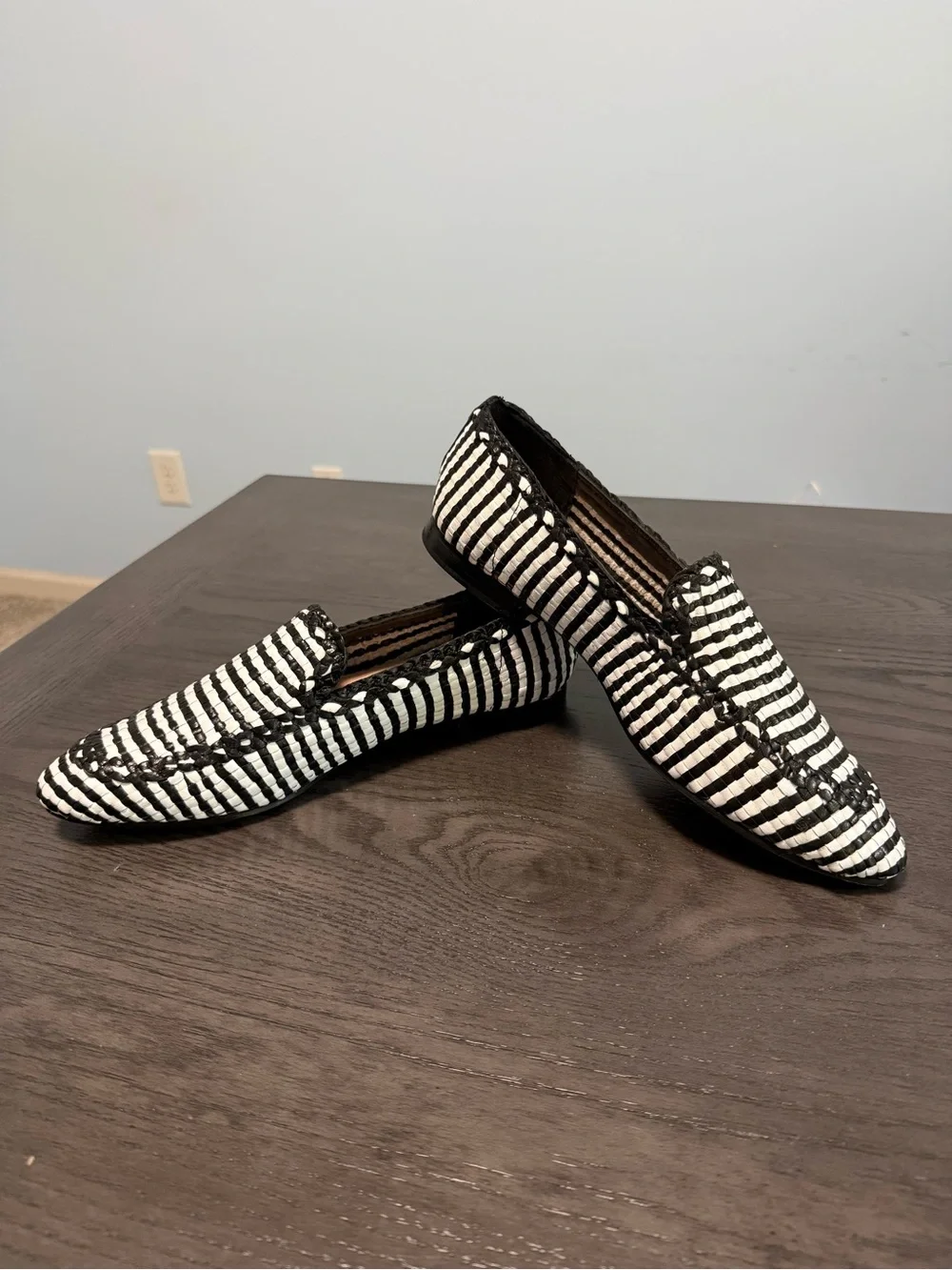 Kate Spade New York Woven Black White Loafers Women’s Size 10 B Leather Sole EUC